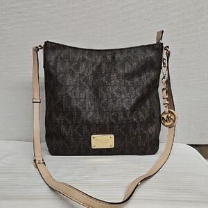 MICHAEL KORS JET SET MESSANGER BAG BFPM-03-088